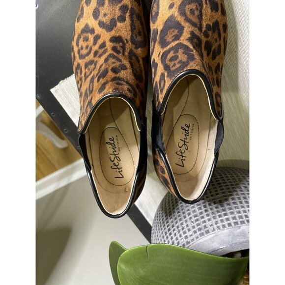 Lifestride Slip-On Booties Gilmore Leopard Women's Size 7W - Picture 12 of 13